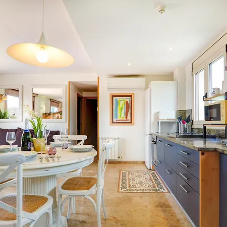 Апартаменты Condes Penthouse By Hello Homes